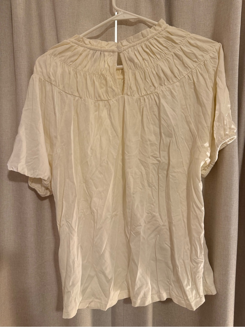 J. Crew Factory Cream Smocked Yoke Short Sleeve Knit Top M New - Picture 3 of 3